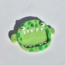 Load image into Gallery viewer, 'Green Face' Ponky Soap Dish