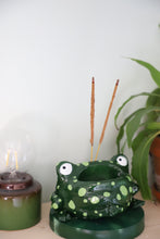 Load image into Gallery viewer, Frog Remote Control / Incense Holder (Green Classic)