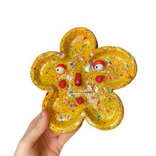 Load image into Gallery viewer, 'Stunning Speckles' Flower Dish
