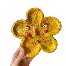 Load image into Gallery viewer, 'Stunning Speckles' Flower Dish