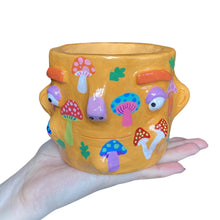 Load image into Gallery viewer, 'Shrooms' Chunky Pot (One-Off)