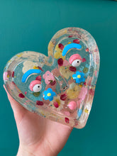 Load image into Gallery viewer, Pressed Flowers Resin Heart Dish