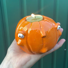Load image into Gallery viewer, Ponky Pumpkin Tealight Candle Holder