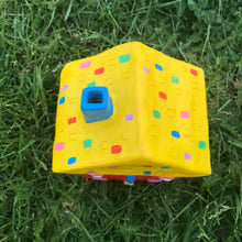 Load image into Gallery viewer, Ponky Colour-Block House (Red)