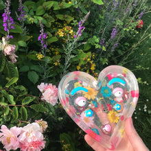 Load image into Gallery viewer, Pressed Flowers Resin Heart Dish