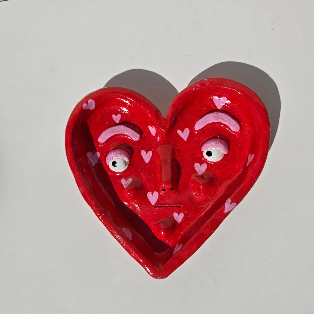 'Classic' Red Heart Dish