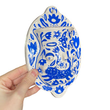 Load image into Gallery viewer, Delftware white + blue PonkyWots Wall Vase
