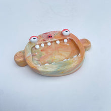 Load image into Gallery viewer, &#39;Marble Face&#39; Ponky Soap Dish
