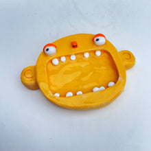 Load image into Gallery viewer, &#39;Orange Face&#39; Ponky Soap Dish
