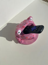 Load image into Gallery viewer, Frog Remote Control / Incense Holder (Pink)
