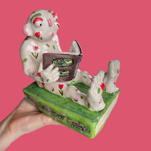 Load image into Gallery viewer, One-Off Ponky&#39;s Flower Garden Bookend
