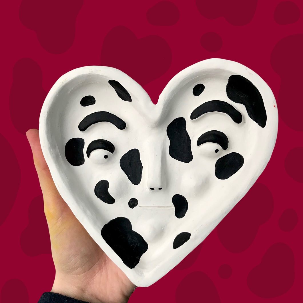(Pre-Order) Classic Funky Cow-Print Heart Dish